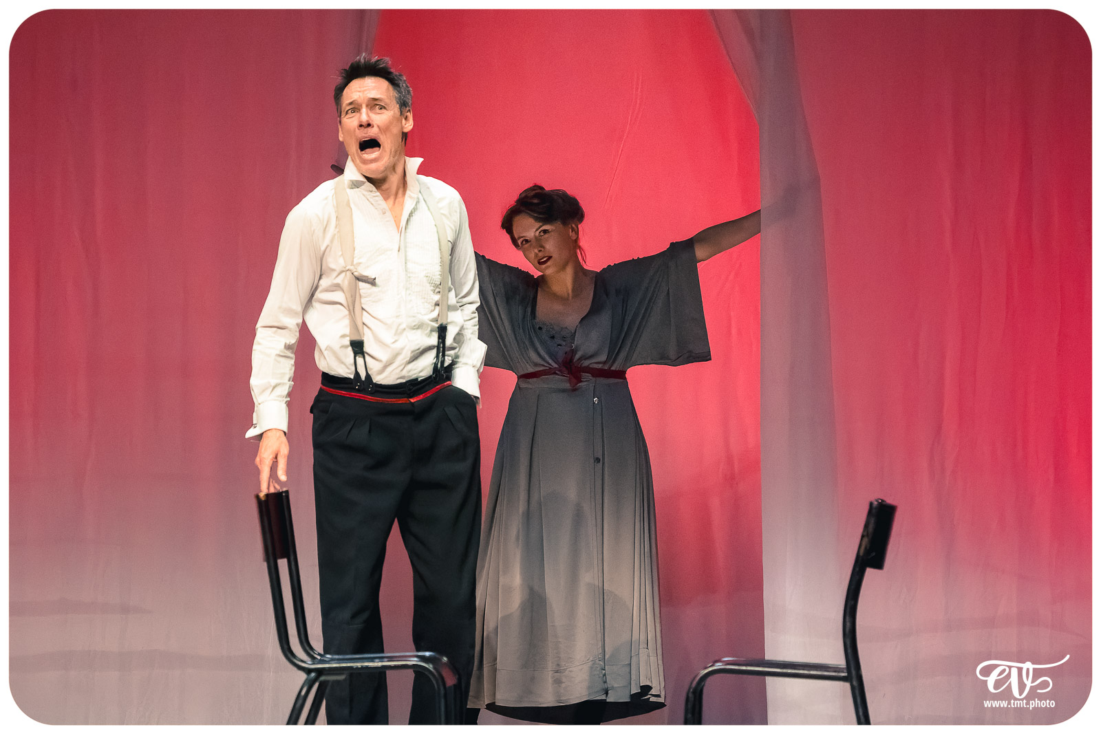 UN FIL A LA PATTE (CIE VIVA)